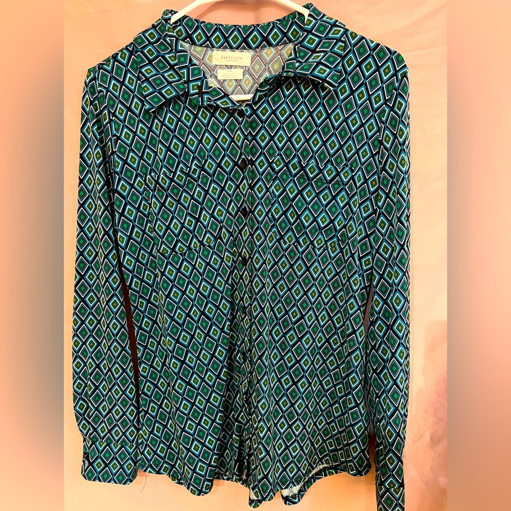 Van Heusen Women’s Soft/Stretchy Button Up